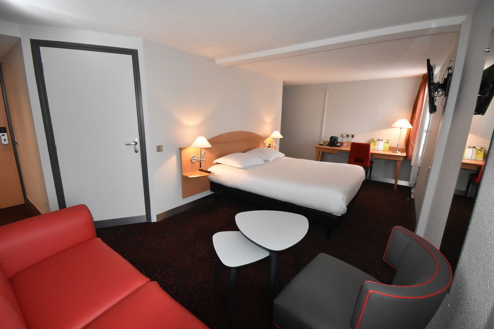 Logis Hotel L'Oree De Chartres - Barjouville Eksteriør billede